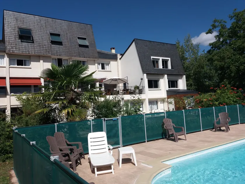 Hotel La Longue Vue - Image 1