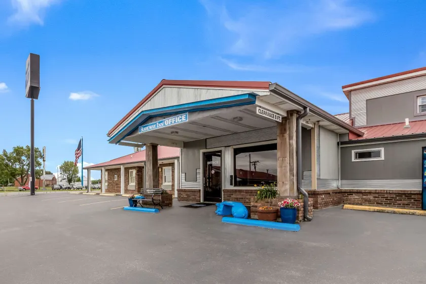 Rodeway Inn Cadiz - Image 1