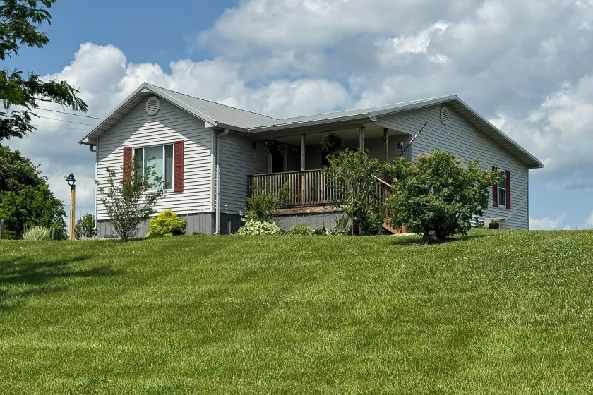 Families Welcome! Corinth Escape w/ Lake Views - Image 1