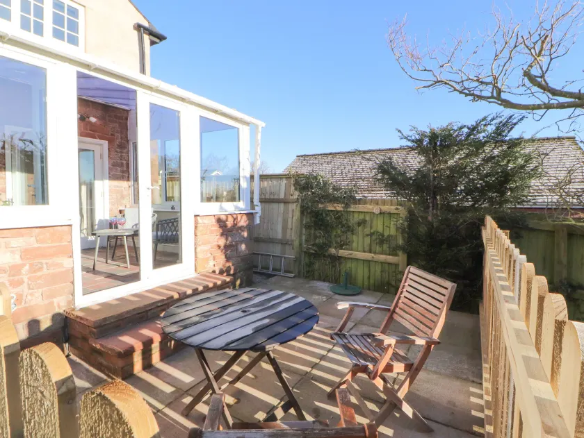 Hillside Hideaway - Image 1