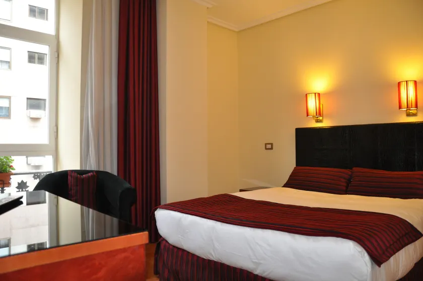 Hotel Compostela Vigo - Image 1