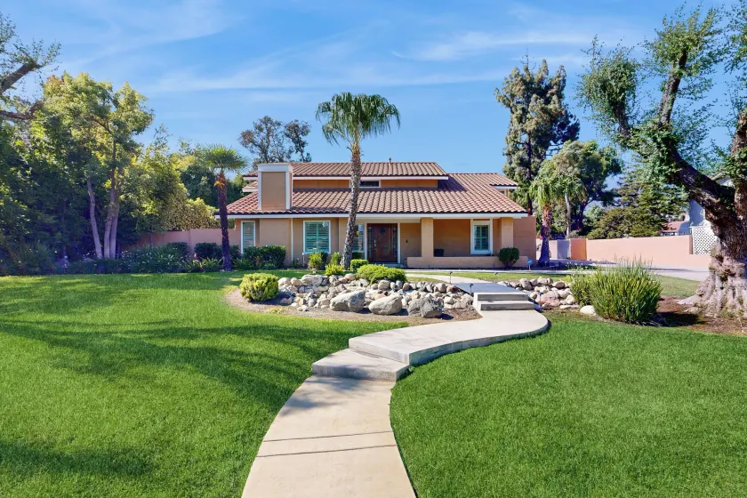 4 BR Home in Rancho Cucamonga Hills - Luxury - Image 1