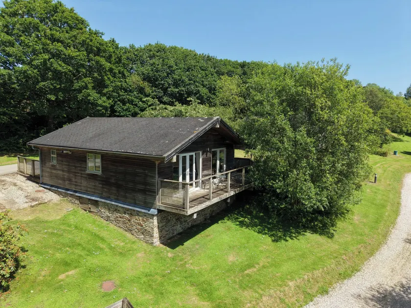 1 Lake View - Image 1