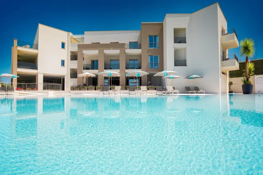 Resort La Battigia Beach & Spa - Image 1