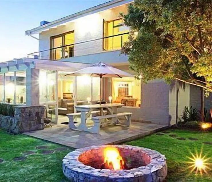 Bayhouse - Image 1