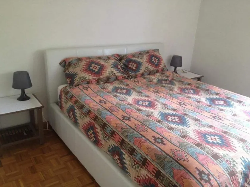 B&B White Rose - Image 1