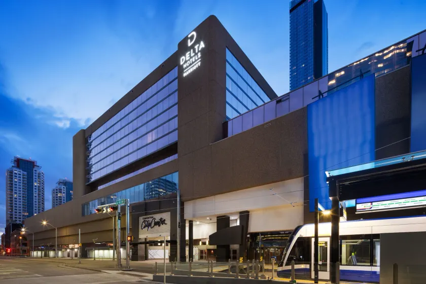 Delta Hotels by Marriott Edmonton Centre Suites - Image 1