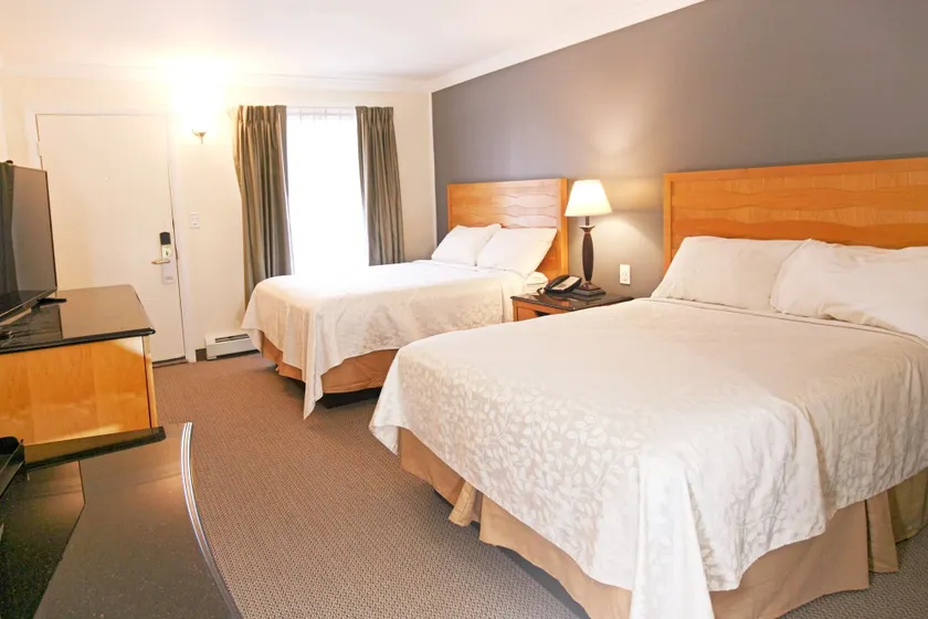 Moonlight Inn - Image 1