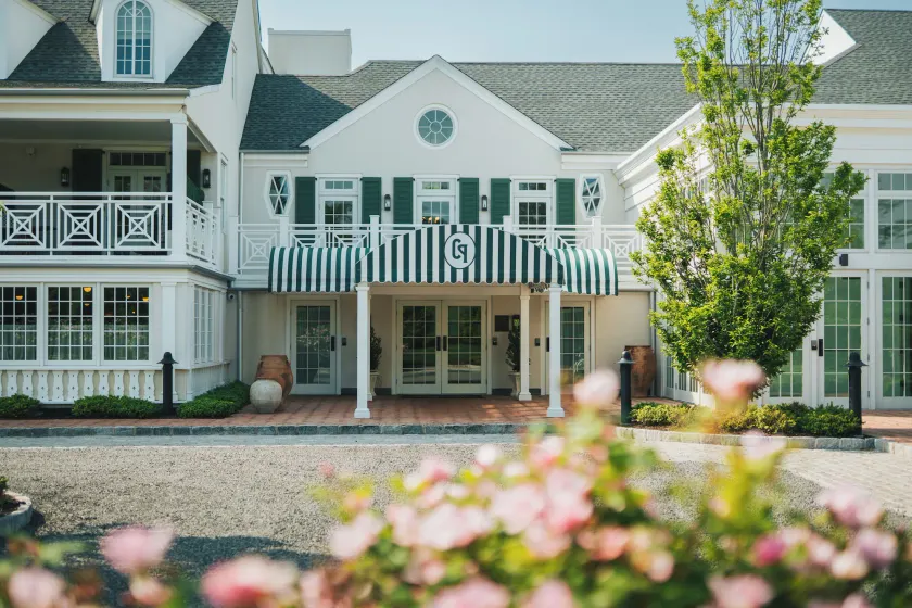 Canoe Place Inn & Cottages - Image 1