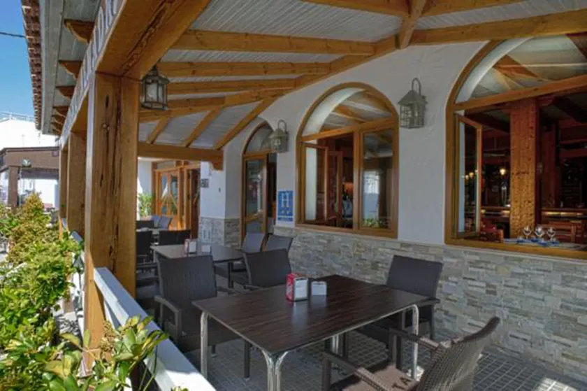 Hotel Almadraba - Image 1