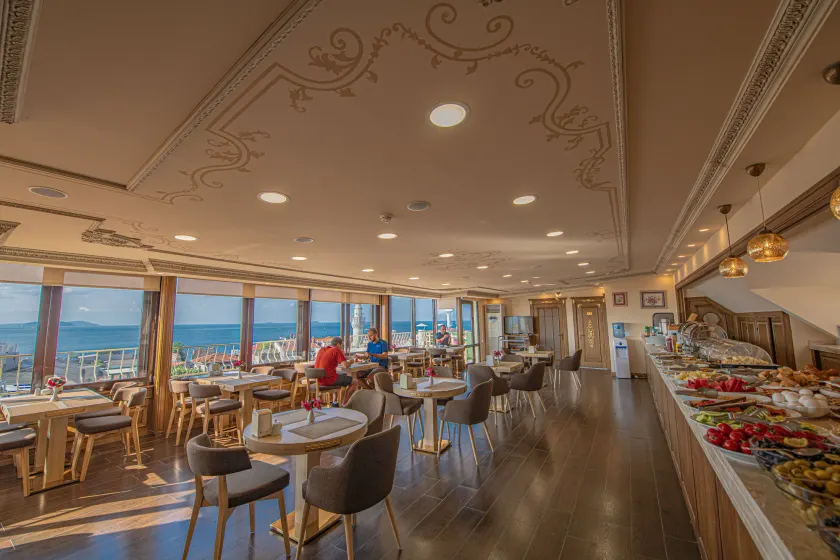 Kaftan Hotel - Image 1