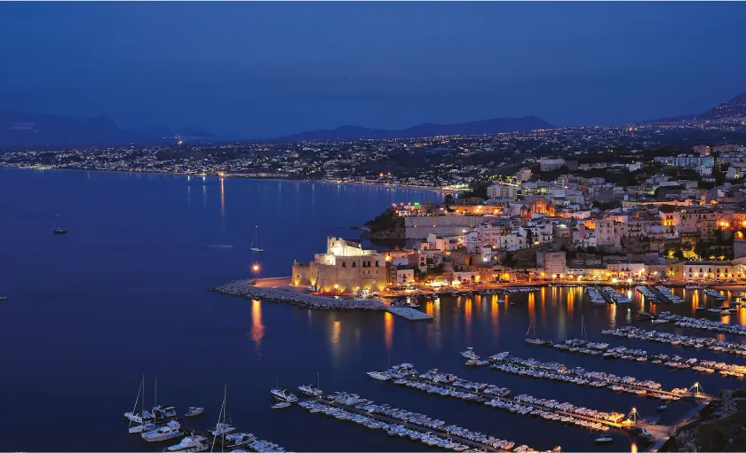 Luxmarì Hotel & Spa - Image 1