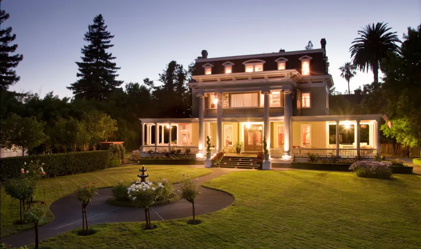 Churchill Manor - Image 1
