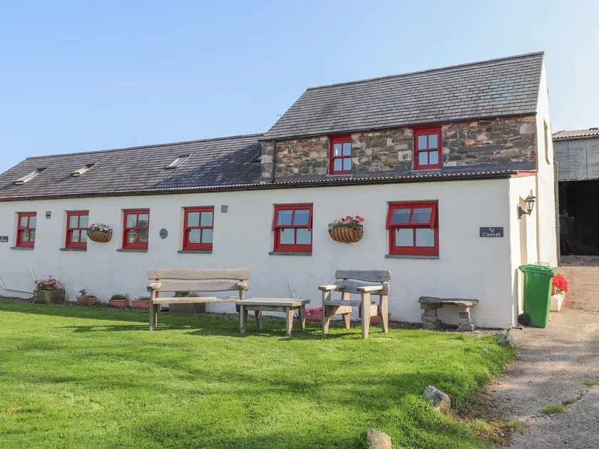 Ty Cariad - Image 1