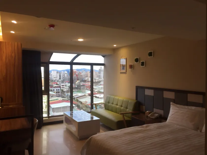 Greeninn Hotel - Image 1