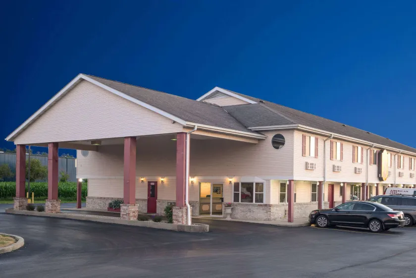 Lunar Inn - Image 1