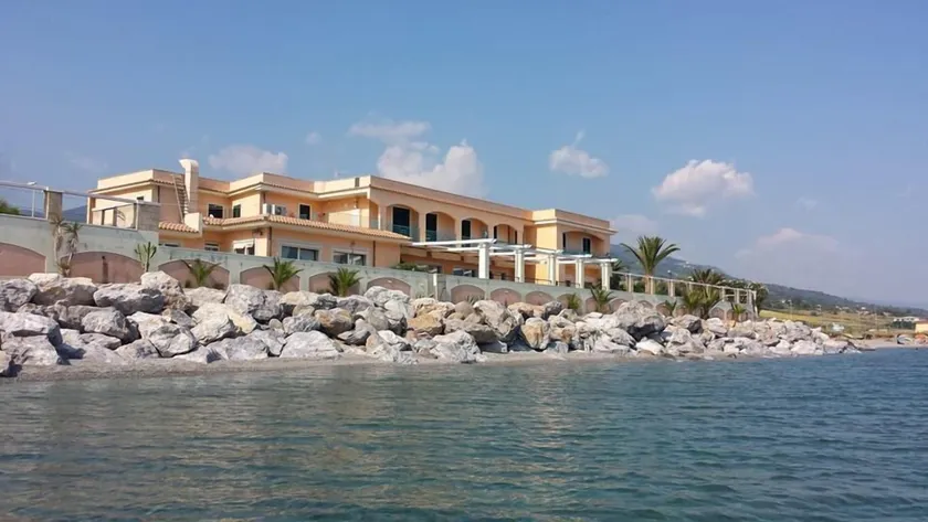 Hotel Ristorante La Lampara - Image 1