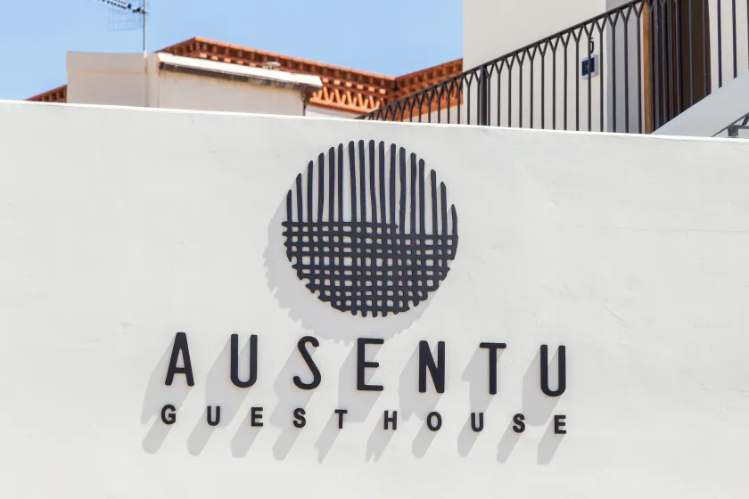 Ausèntu Guest House - Image 1