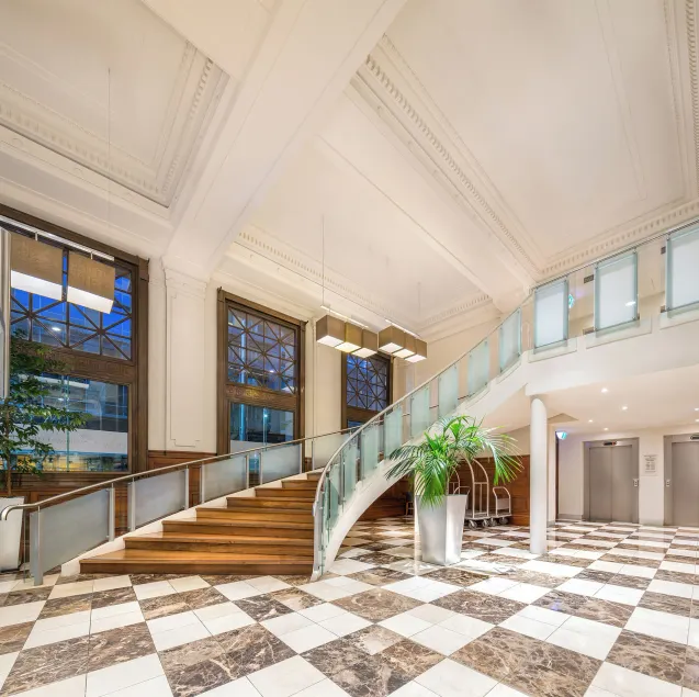 Batman's Hill on Collins - Reception