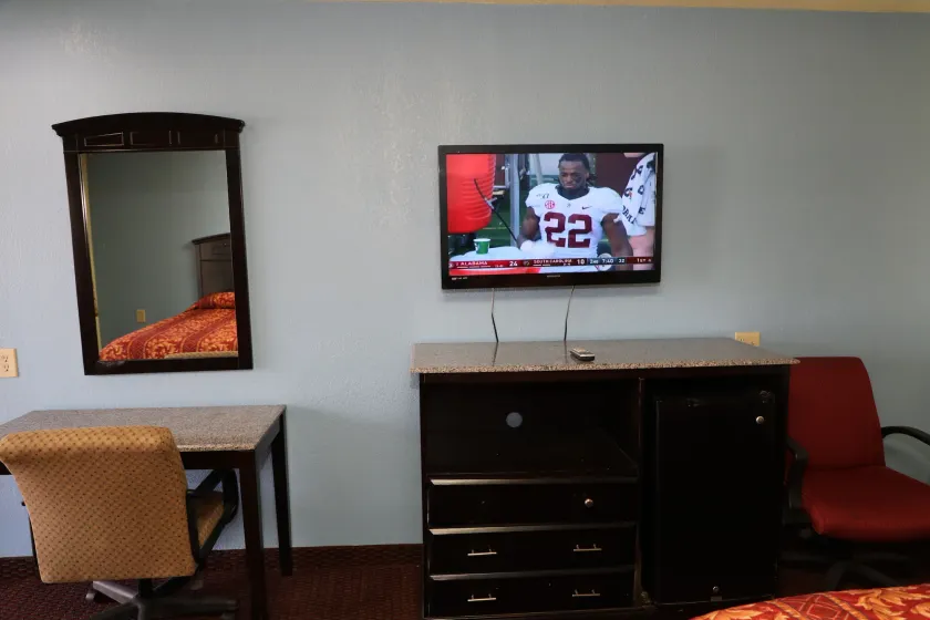 Budget Inn - Image 1