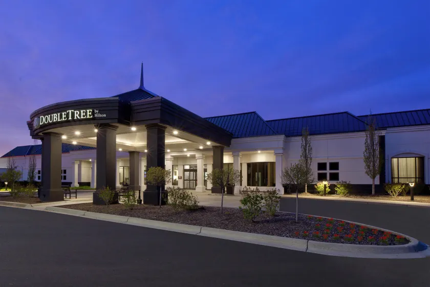 DoubleTree by Hilton Detroit Novi - Image 1