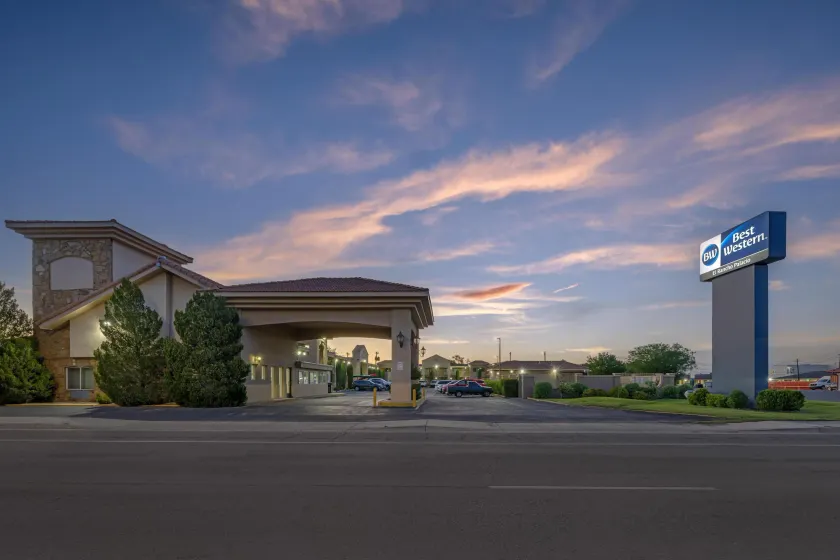 Best Western El Rancho Palacio - Image 1