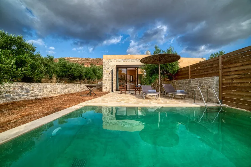 Olive Luxus-Suiten 2019 - Luxus-Suiten mit privatem Pool und Whirlpool im Innenbereich - Image 1