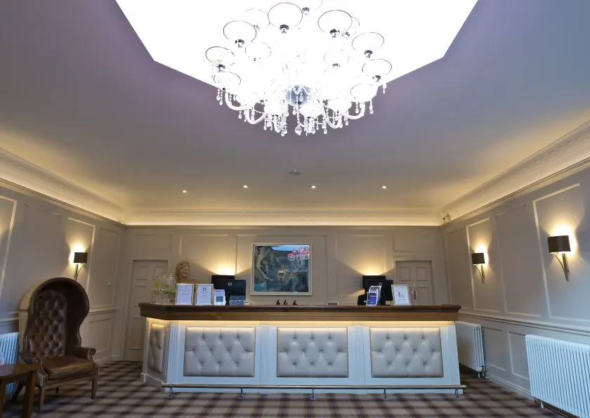 Thornton Hall Hotel & Spa - Entrada interior