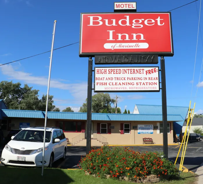 Budget Inn Marinette - Image 1