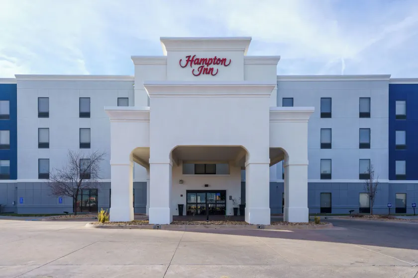 Hampton Inn Garden City - Image 1