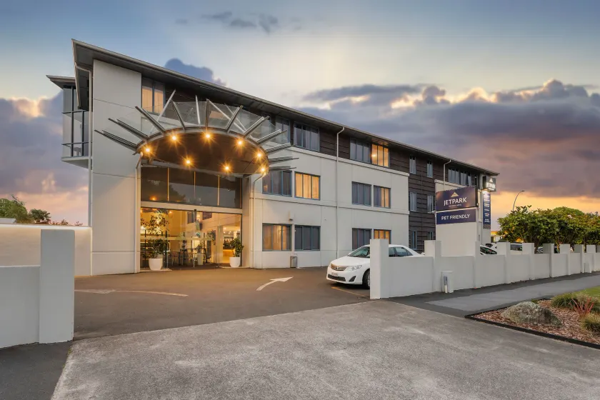 JetPark Hotel Rotorua - Image 1
