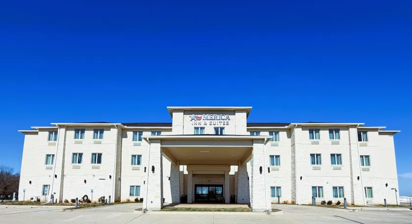 Merica Inn & Suites - Image 1