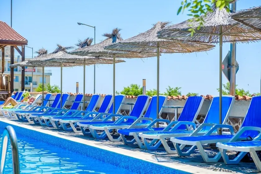 Hotel Vemara Club - Image 1