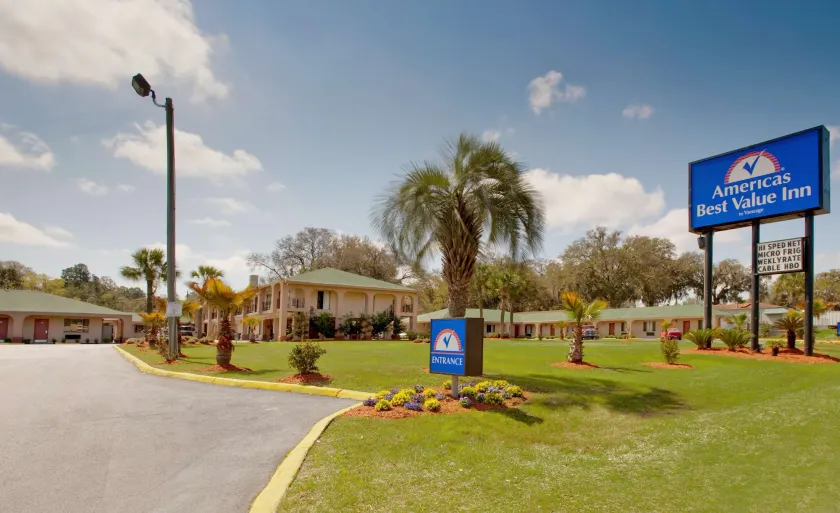 Americas Best Value Inn-Savannah - Image 1
