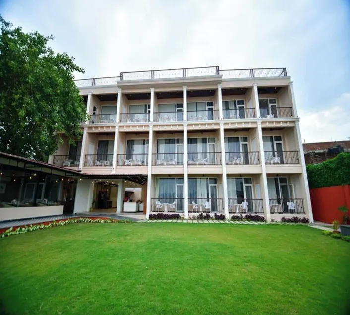 Hotel Aviral Ganga - Image 1