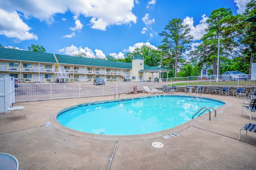 Hotel O Eureka Springs - Christ of Ozark Area - Image 1