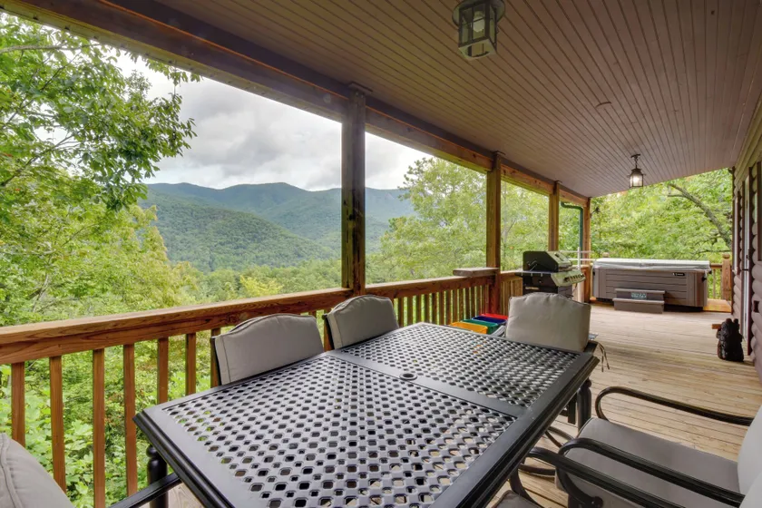 Franklin Cabin w/ Game Room, Mountain-view Deck - Image 1
