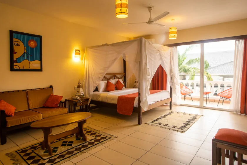 CityBlue Creekside Hotel & Suites - Image 1