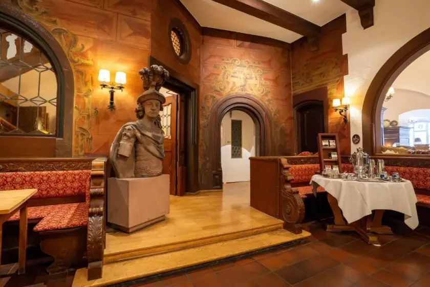 Hotel zum Ritter St Georg - Oldest Residential Building in Heidelberg since 1592 - Image 1