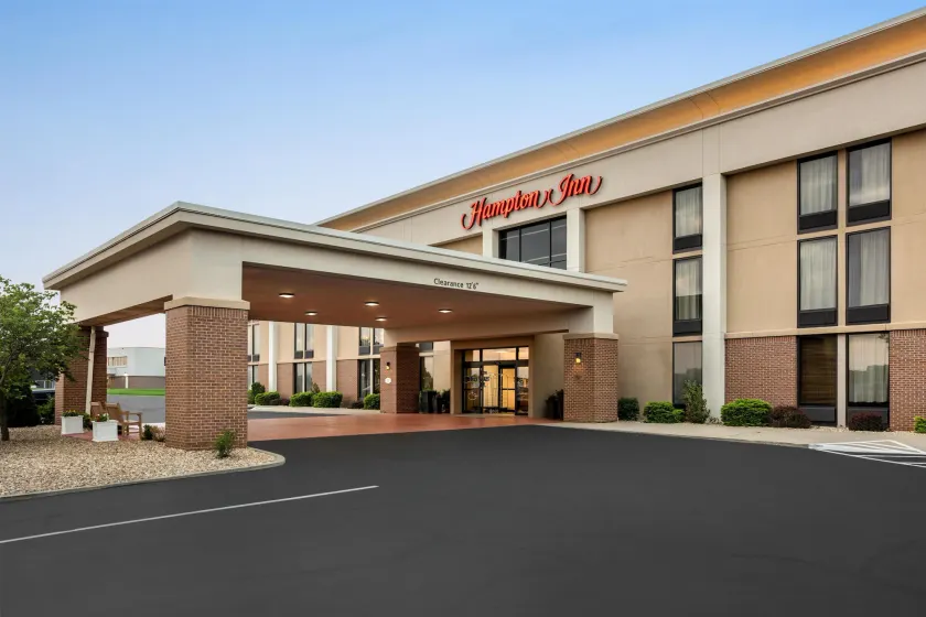 Hampton Inn Springfield-South - Image 1