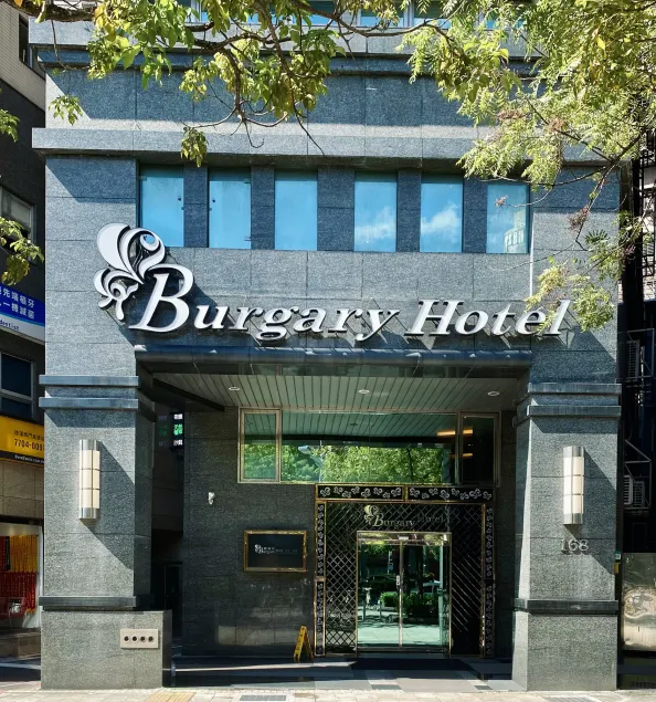 Burgary Hotel - Image 1