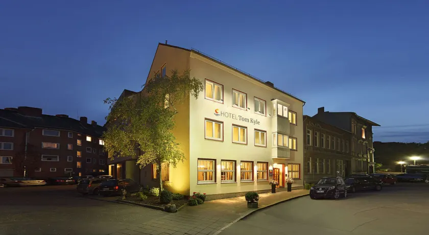 Comfort Hotel Tom Kyle - Image 1