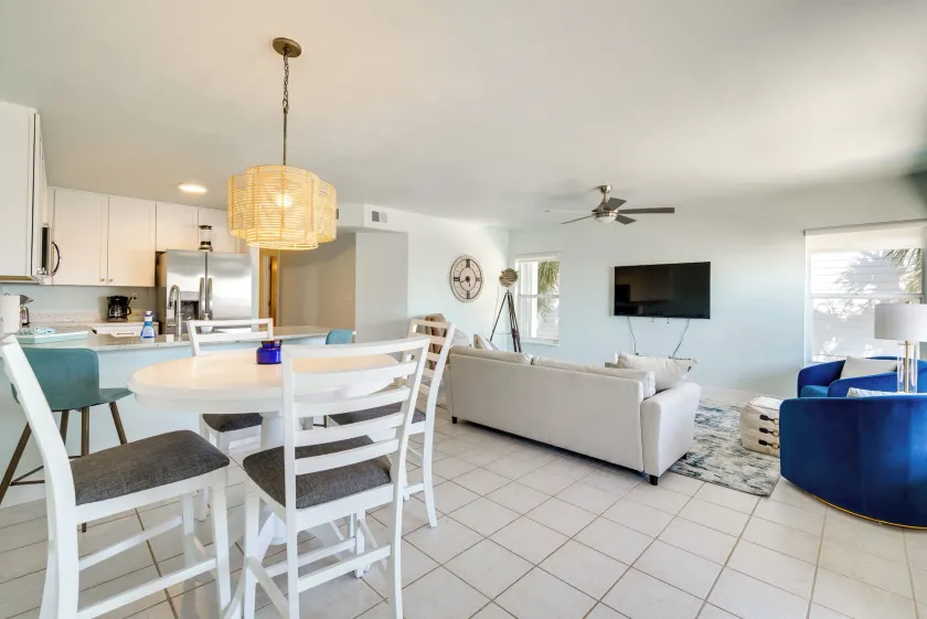 Cedar Key Condo w/ Balcony & Gulf Views! - Image 1