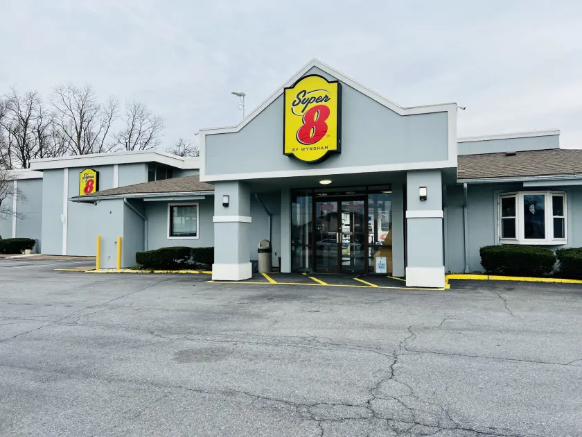 Super 8 by Wyndham Carlisle North - Image 1