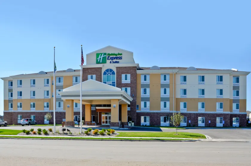 Holiday Inn Express & Suites - Williston by IHG - Image 1