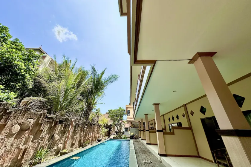 Taxa Raya Guest House - Image 1