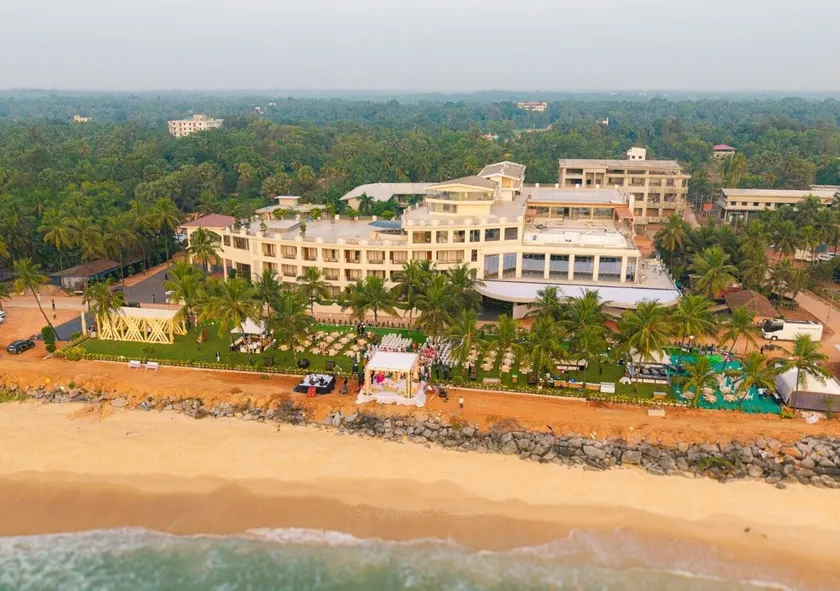 Peninsula Del Mar Beach Resort - Image 1