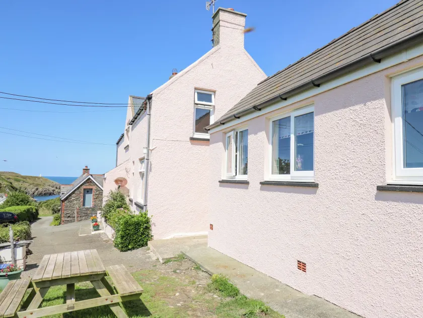 2 Sunny Hill - Image 1