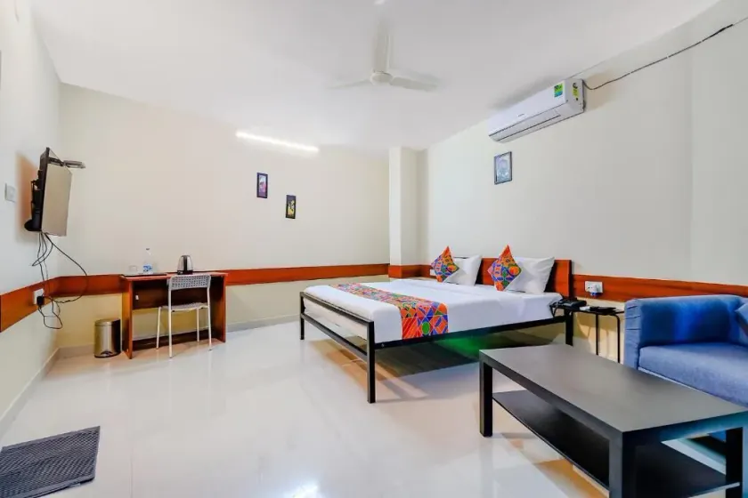 Hotel Banyan Tree - Image 1