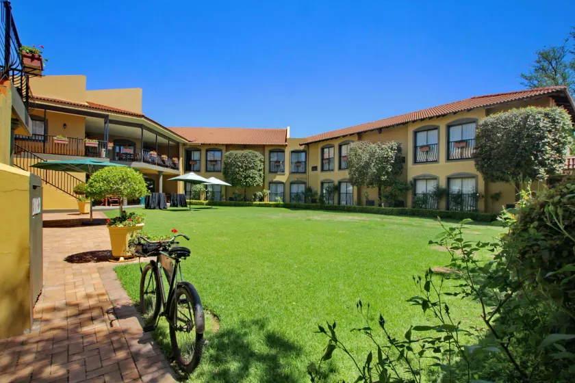 Benvenuto Hotel & Conference Centre - Image 1